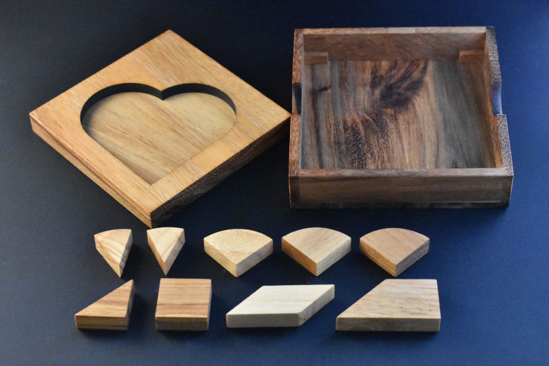 ハートパズルのピースの画像