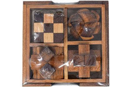 木製パズル4個セットの画像